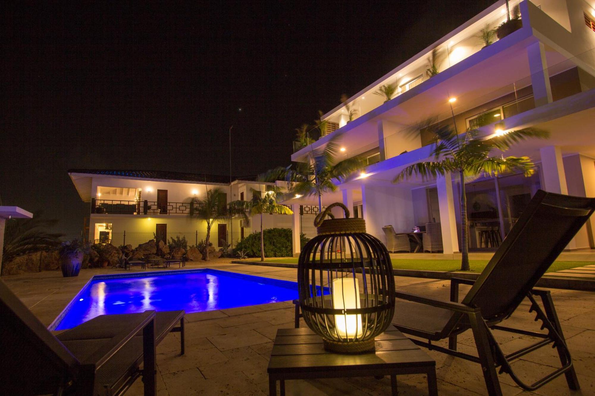 Goudhaen Luxury Private Apartments Jan Thiel Beach 외부 사진