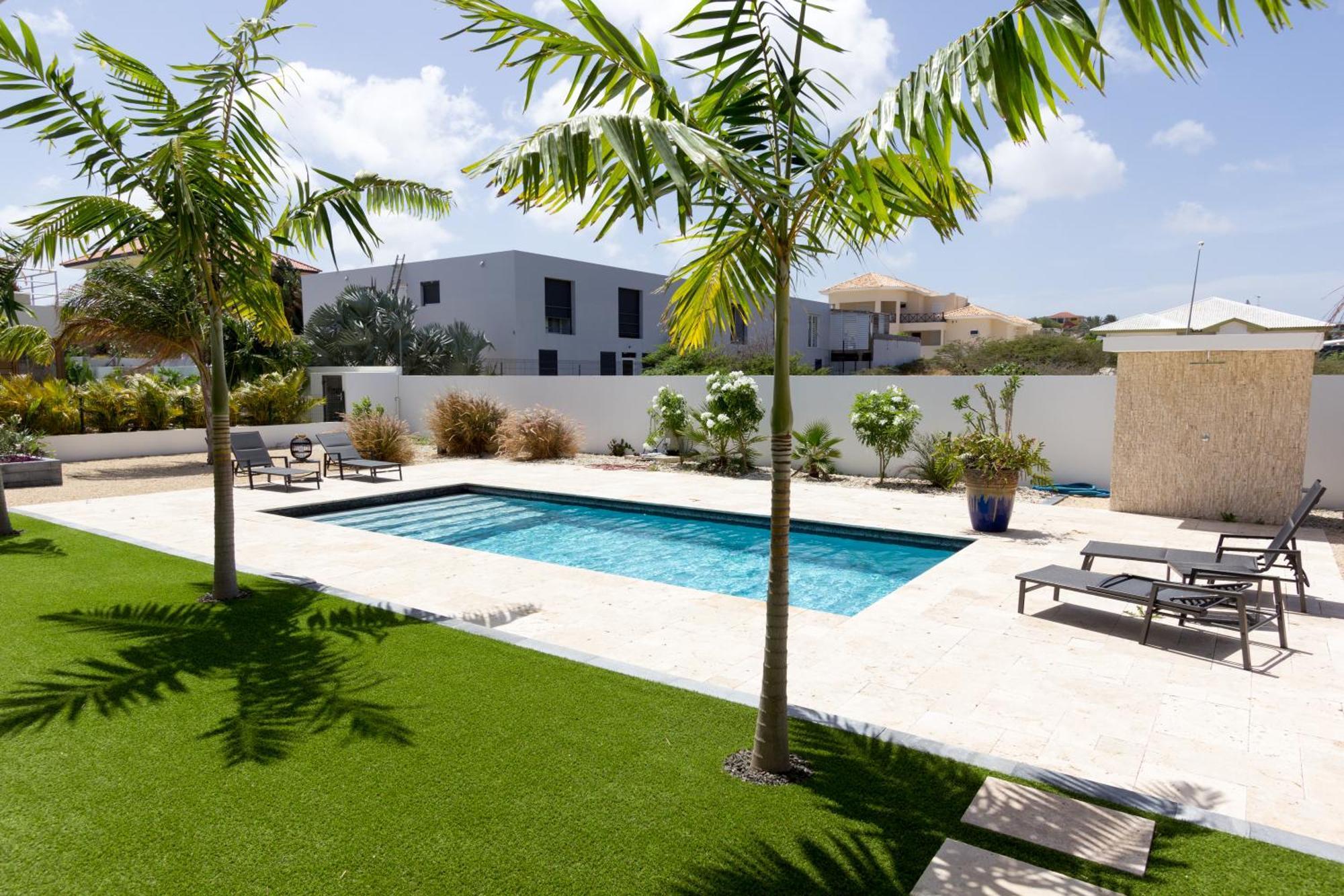 Goudhaen Luxury Private Apartments Jan Thiel Beach 외부 사진