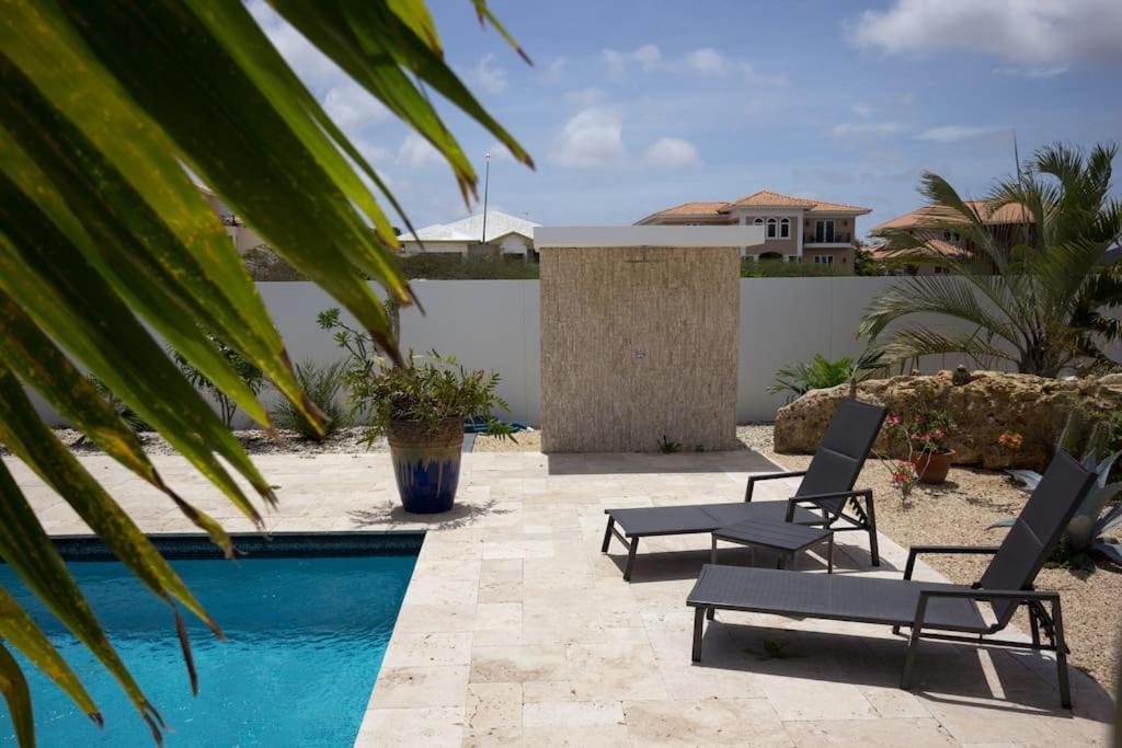 Goudhaen Luxury Private Apartments Jan Thiel Beach 외부 사진
