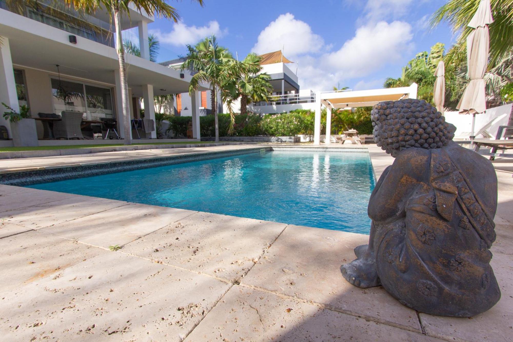 Goudhaen Luxury Private Apartments Jan Thiel Beach 외부 사진