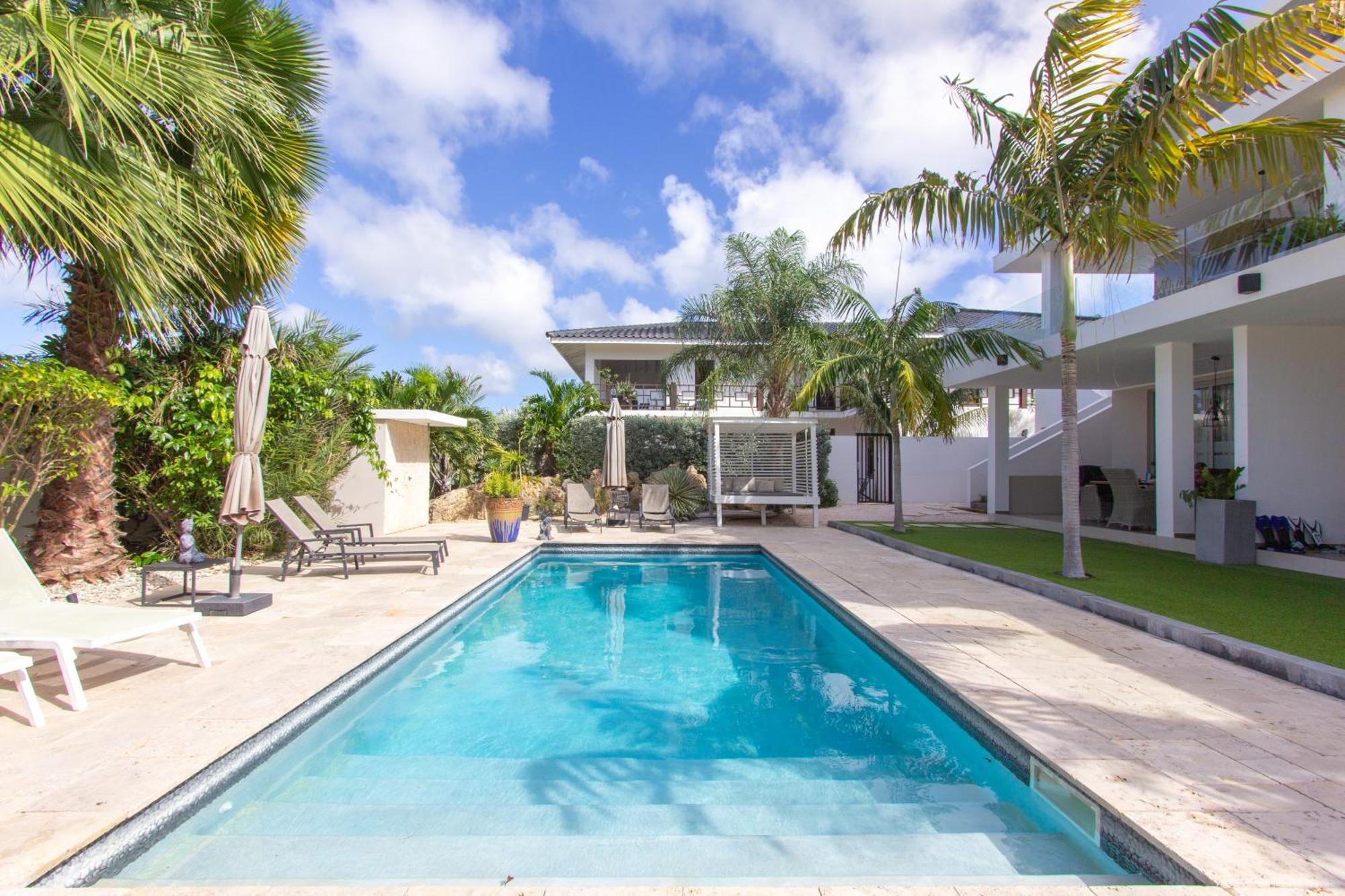 Goudhaen Luxury Private Apartments Jan Thiel Beach 외부 사진