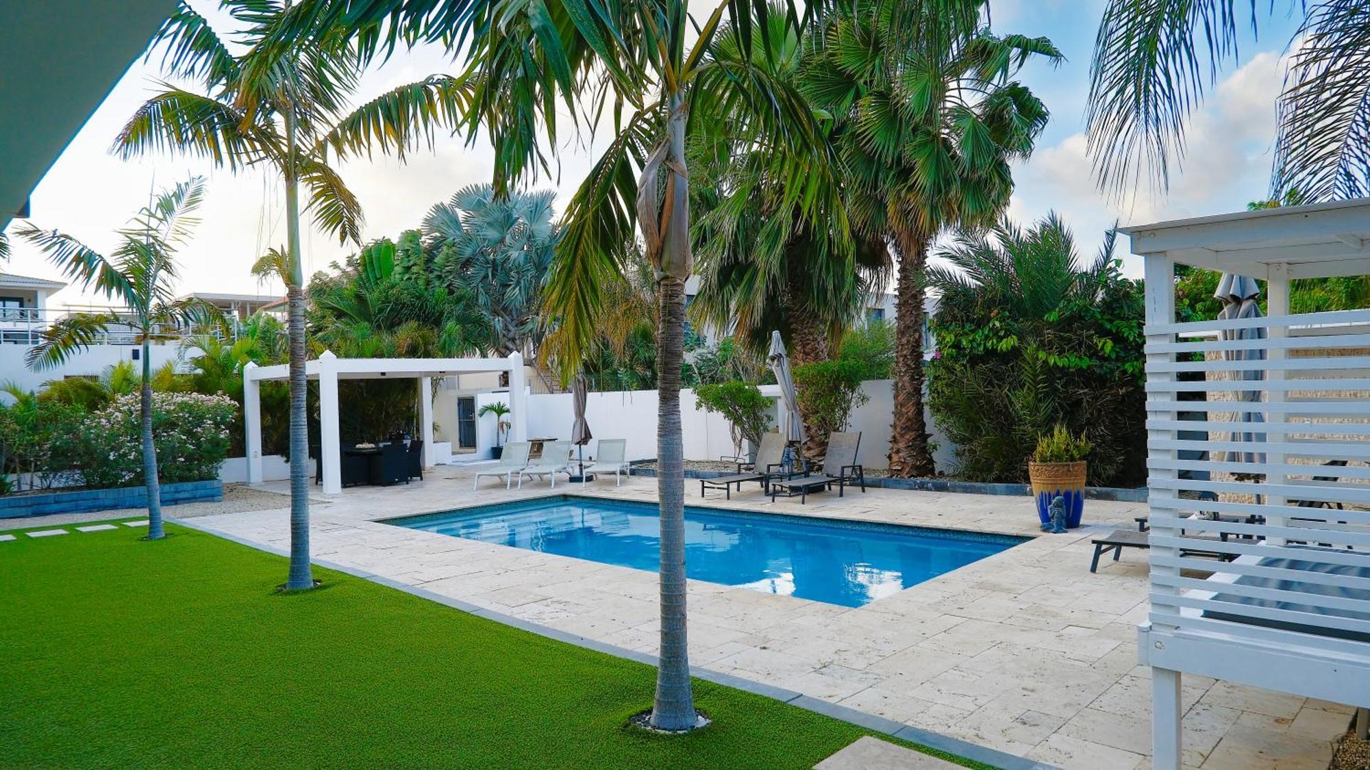 Goudhaen Luxury Private Apartments Jan Thiel Beach 외부 사진